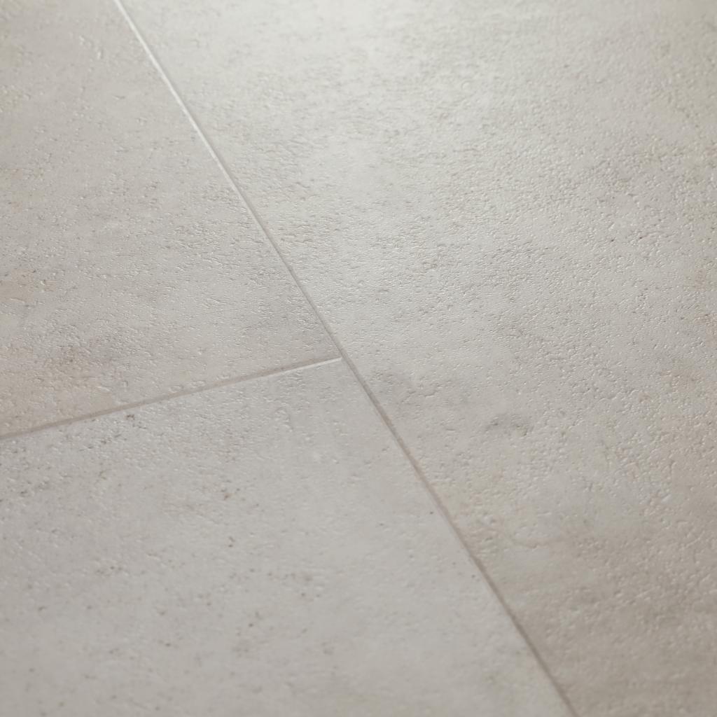 Klick Vinyl Titan Fliesenoptik mit Trittschalldämmung - Reud Bodenarena