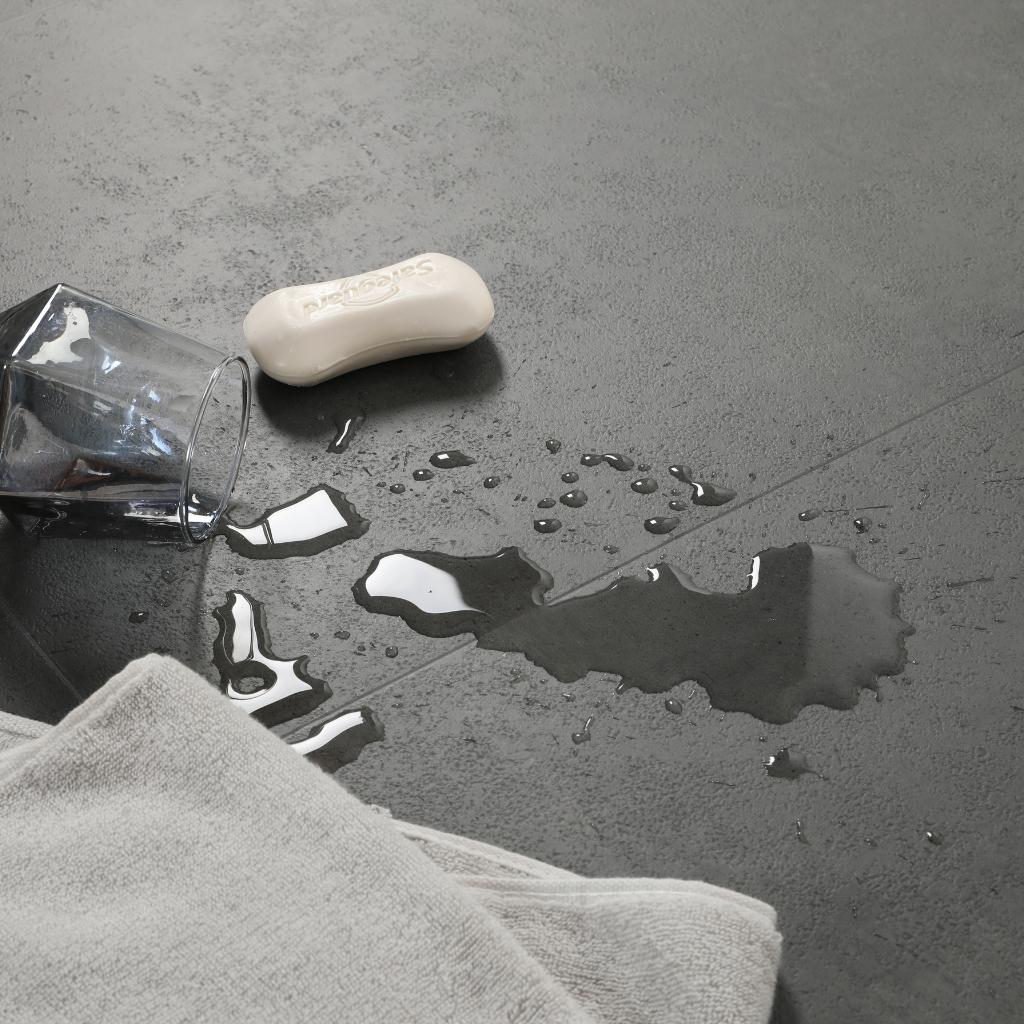 Klick Vinyl Werkstein Fliesenoptik mit Trittschalldämmung - Reud Bodenarena