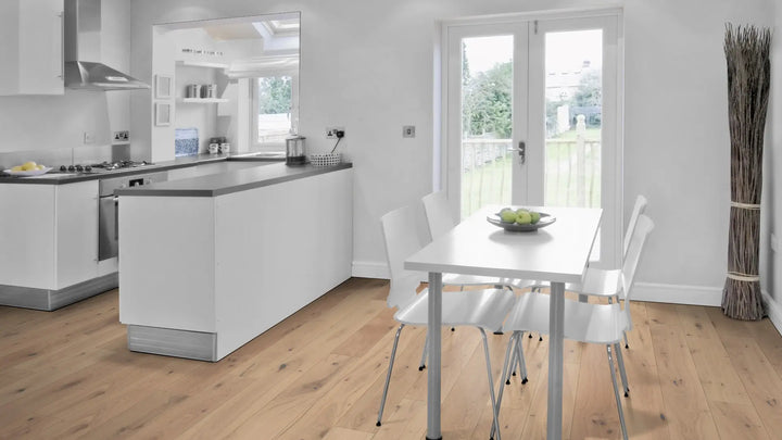 Aida Eiche rustikal gefast gebürstet weiss geölt Landhausdiele Fertigparkett Klick