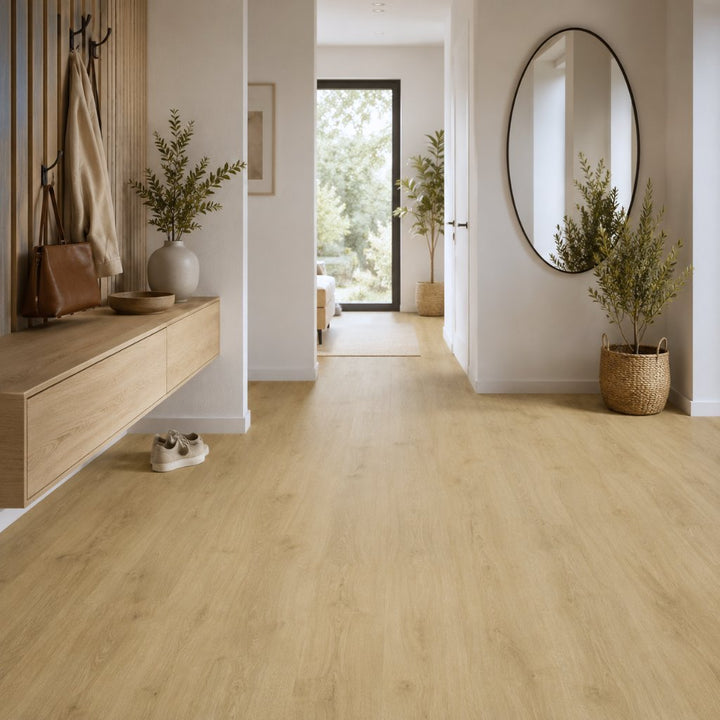 Moderner Eingangsbereich mit Decoflooring Eiche Normandie Glue 2.5 Klebevinylboden - warme Holzmaserung, helle Flurgestaltung, elegante Raumakustik - Reud