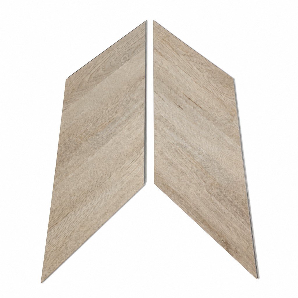 Designboden Chevron SolidLock silent 70-05 Schönbrunn Braun – zwei einzelne Dielen mit 45°-Gehrungsschnitt zeigen natürliche Holzmaserung und Verarbeitungsqualität - Reud Bodenarena
