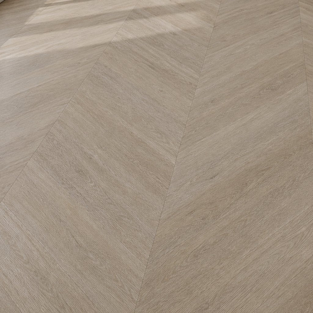 Designboden Chevron SolidLock silent 70-05 Schönbrunn Braun – Nahaufnahme der Oberflächenstruktur mit authentischer Holzmaserung und präzisem V-Muster - Reud Bodenarena