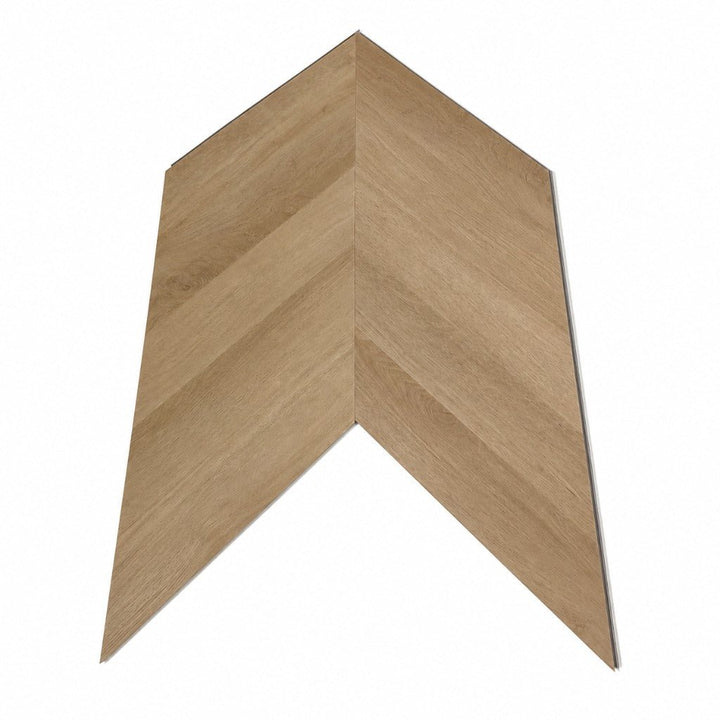 Designboden Chevron SolidLock silent 70-05 Versailles Braun – geklickte Dielen mit nahtlosem Verbund demonstrieren das einfache Verlegesystem und perfekte Passgenauigkeit - Reud Bodenarena