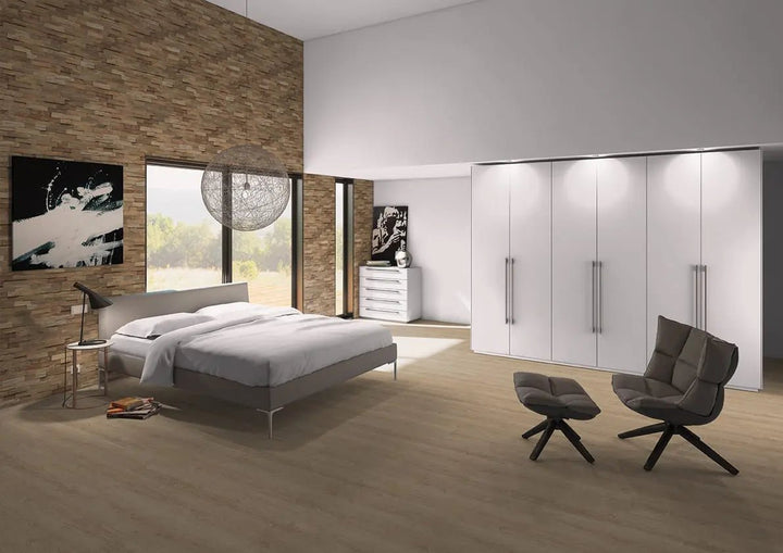 INDO FSC Line Teak Natur Wandpaneele verlegt im Wohnraum – Reud Bodenarena
