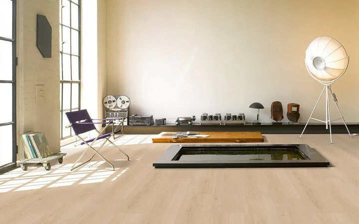 Parador EI Studioline geschliffen gebürst.Strukt. LHD gefast Vinyl Basic 5.3