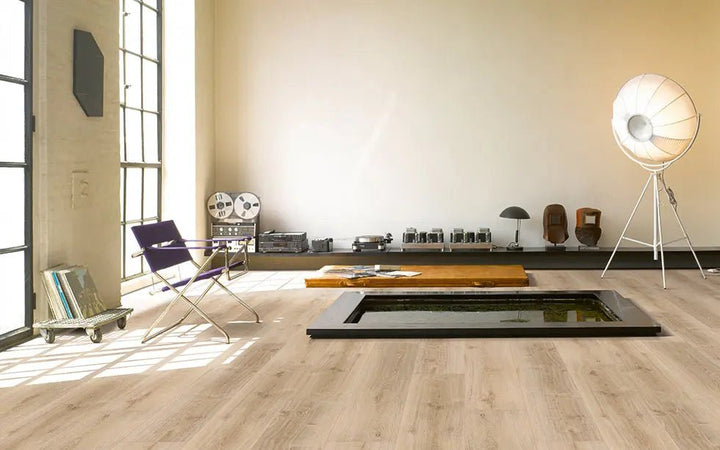 Parador Eiche Royal hell gekälkt gebürst.Strukt. LHD gefast Vinyl Basic 5.3