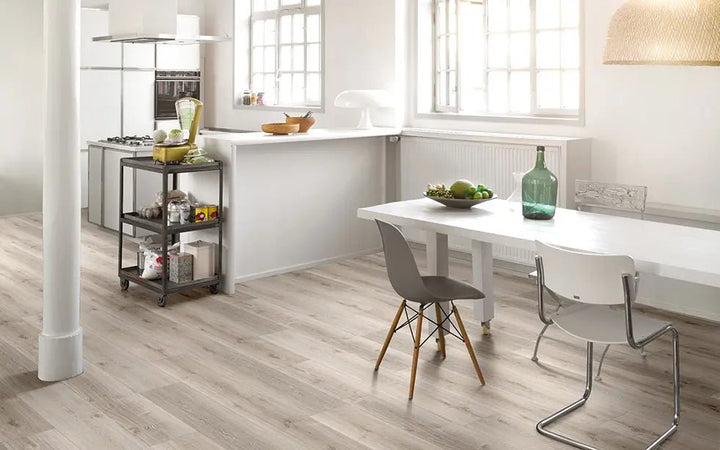 Parador Eiche grau geweißt gebürst.Strukt. LHD gefast Vinyl Basic 5.3