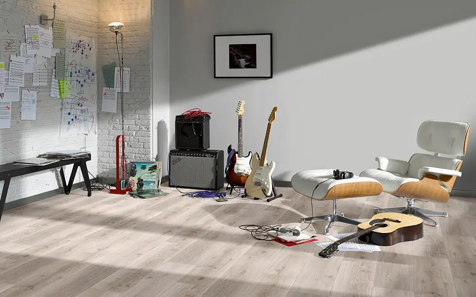 Parador Eiche grau geweißt gebürst.Strukt. LHD gefast Vinyl Basic 5.3