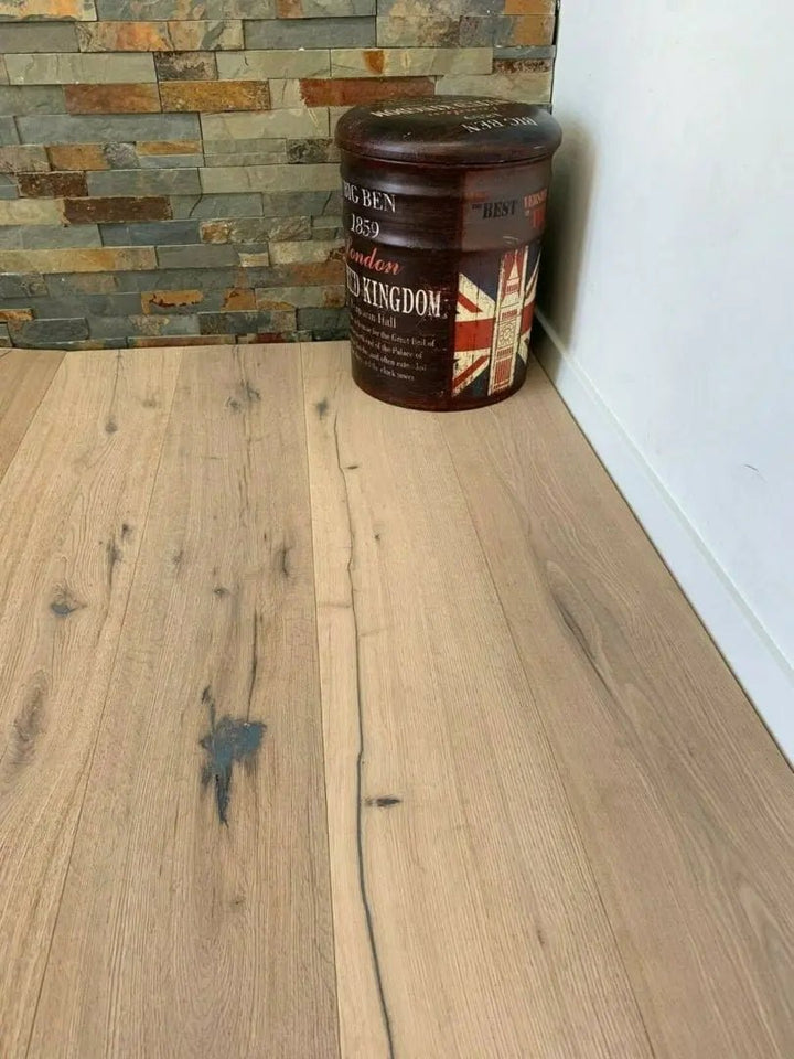 Wood Eiche rustikal gebürstet weiß geölt Landhausdiele Fertigparkett