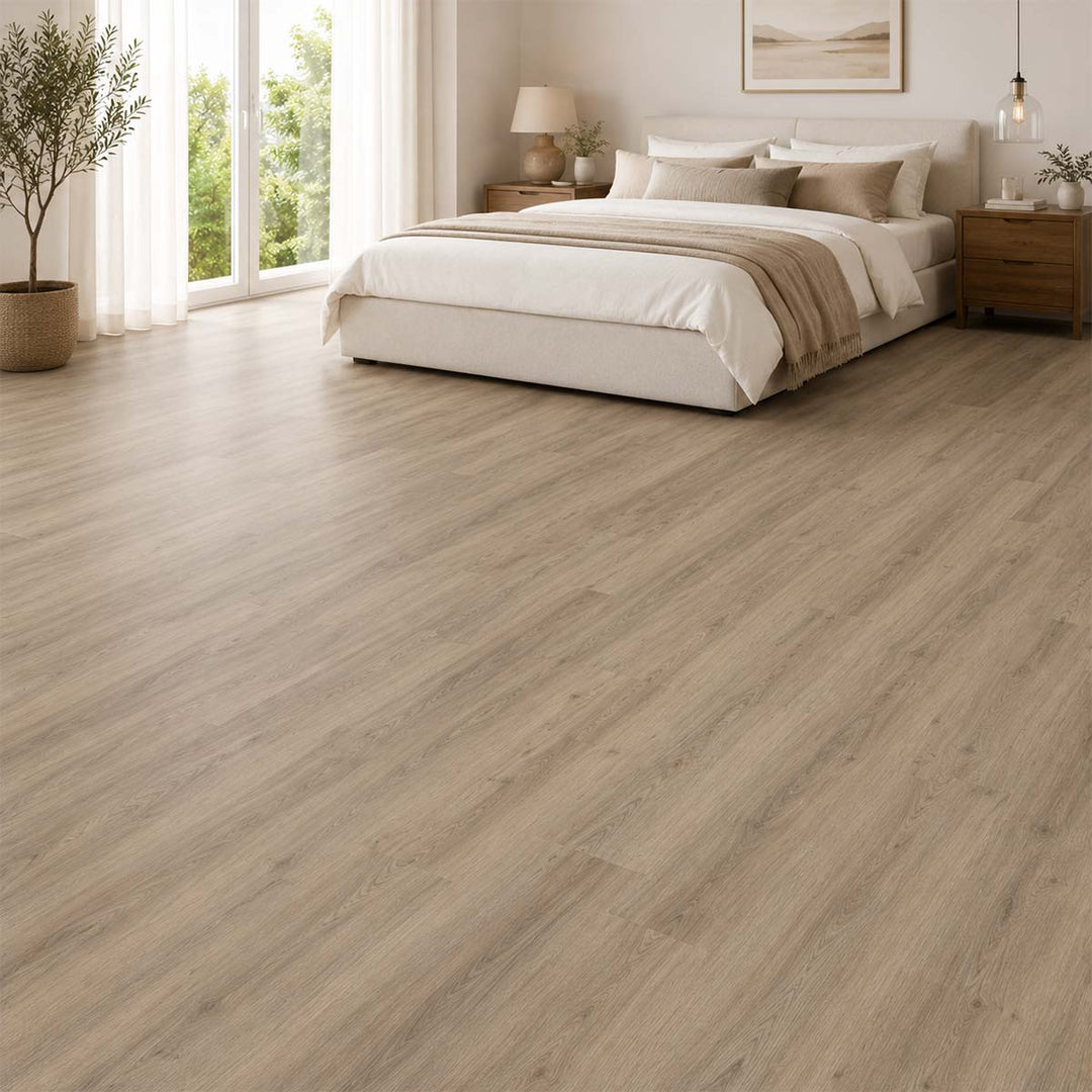 Designboden Ash Oak Amorim mit Kork Trittschalldämmung in einem hellen Schlafzimmer