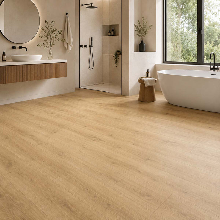 Designboden Eiche Pure Natur Parador mit Trittschalldämmung in einem modernen Badezimmer