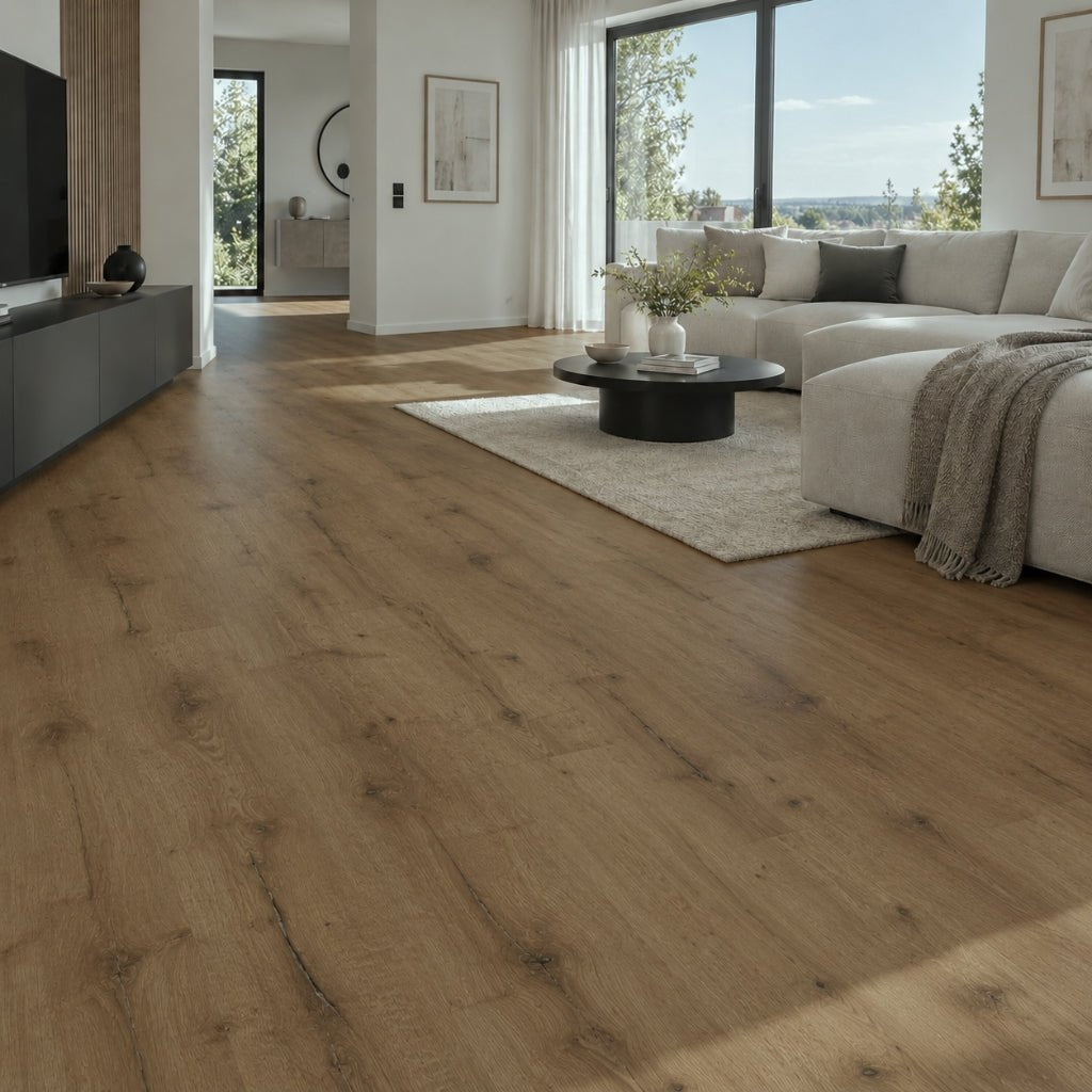 Klick Vinyl Eiche Herbst als XXL-Landhausdiele im offenen Wohnzimmer