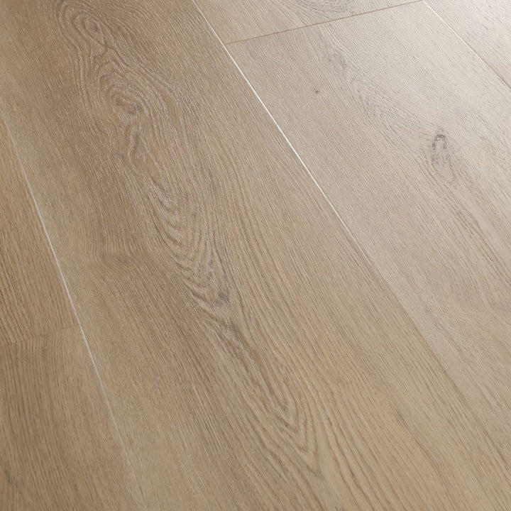 Nahaufnahme Klick Vinyl Eiche Lea: warmer Naturton mit lebendiger Eichenmaserung von Reud Bodenarena