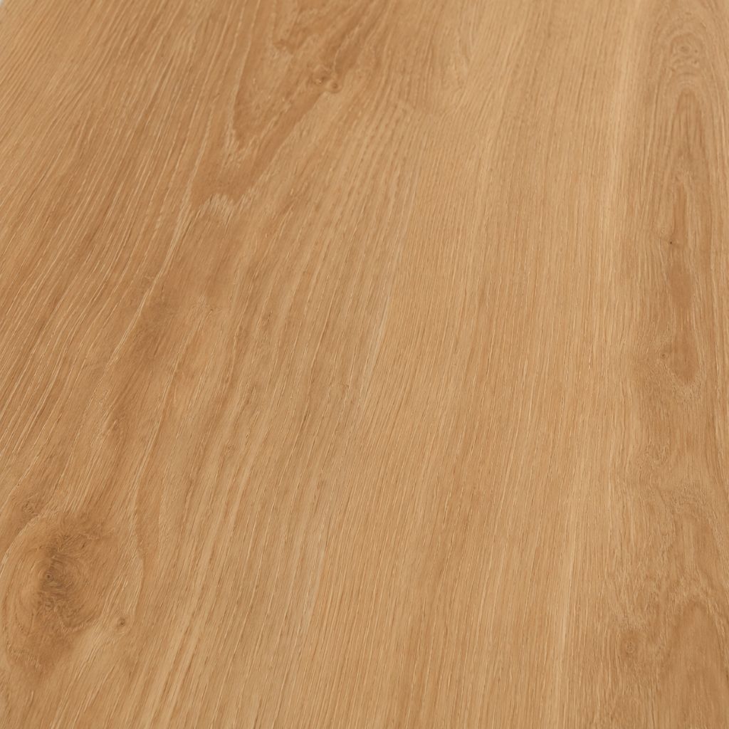 Detailansicht der Oberfläche von Klick Vinyl Eiche Savanna mit realistischer Holzmaserung – Reud Bodenarena