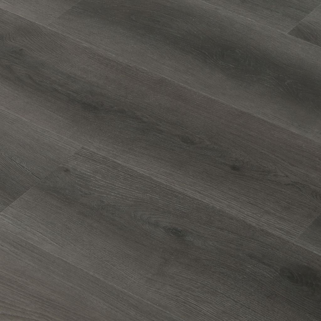 Nahaufnahme Klick Vinyl Eiche Urban: dunkle Holzoptik mit feiner, matter Maserung von Reud Bodenaren