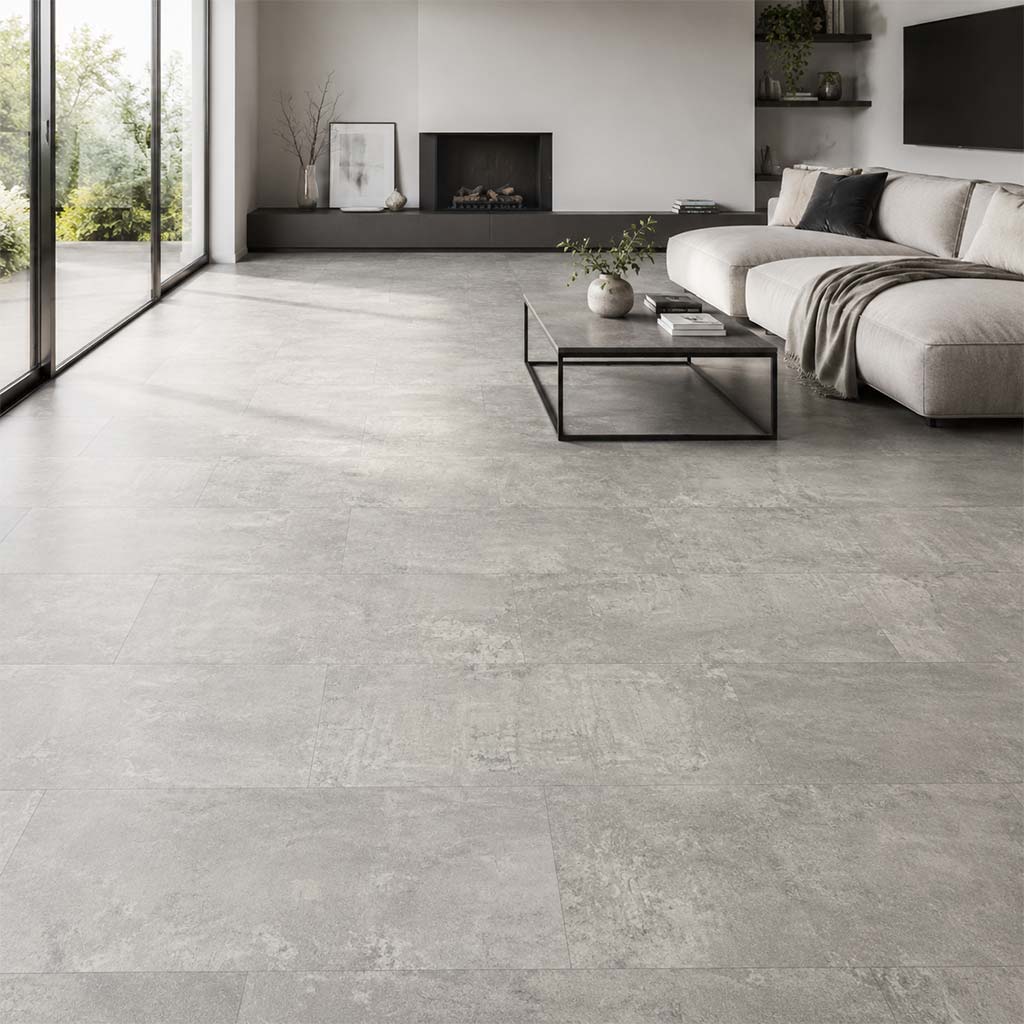 Klick Vinyl Fliese Beton Titan mit Trittschalldämmung im modernen Wohnzimmer