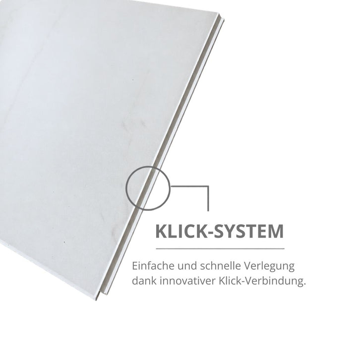 Nahaufnahme der Klick-Verbindung des Carrara Marmoroptik-Vinylbodens für einfache Verlegung – Reud Bodenarena