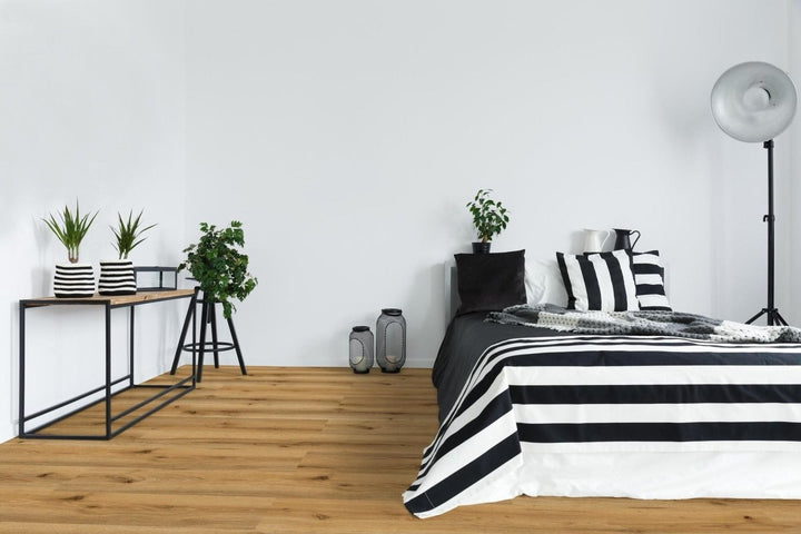 Klick Vinyl Weddingstedt Eiche CHECK One 2487 mit Trittschall - Reud Bodenarena