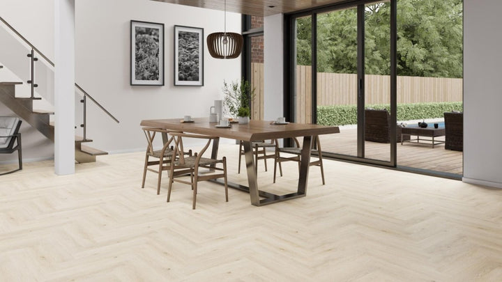 Klick Vinyl Weitenheigen Eiche Fischgrät CHECK One 2490H mit Trittschall - Reud Bodenarena