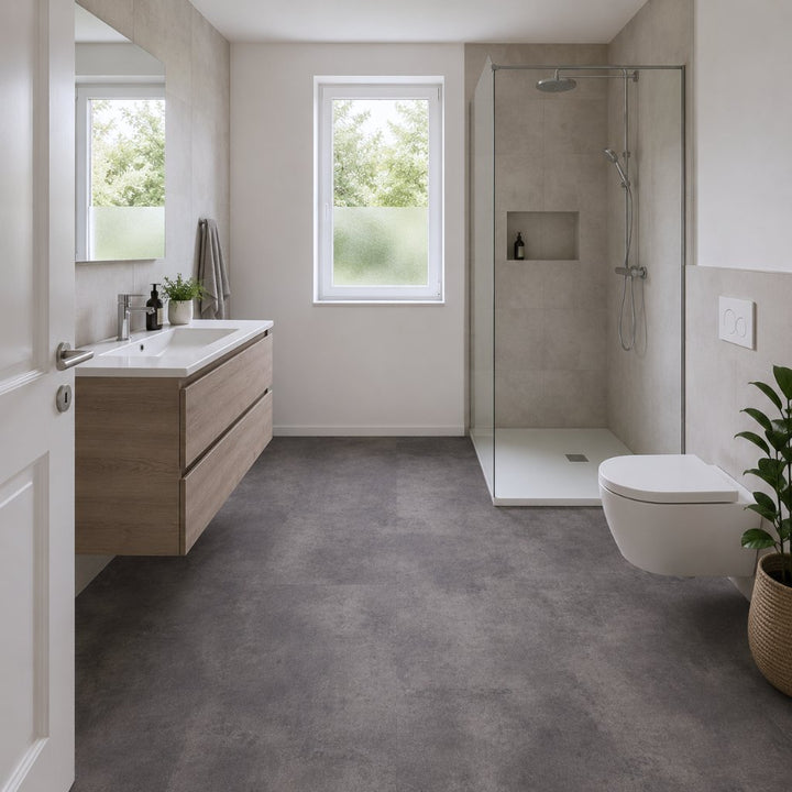 Vinylboden Greyline Fliesenoptik im modernen Bad mit Dusche und Waschtisch – Reud Bodenarena