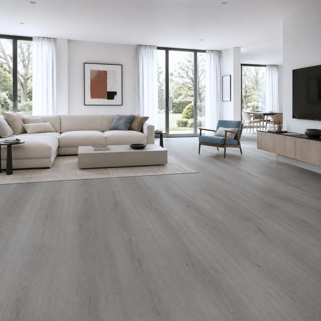 Vinylboden GreenLine Silent Eiche Picea mit Trittschall im hellen, modernen Wohnzimmer