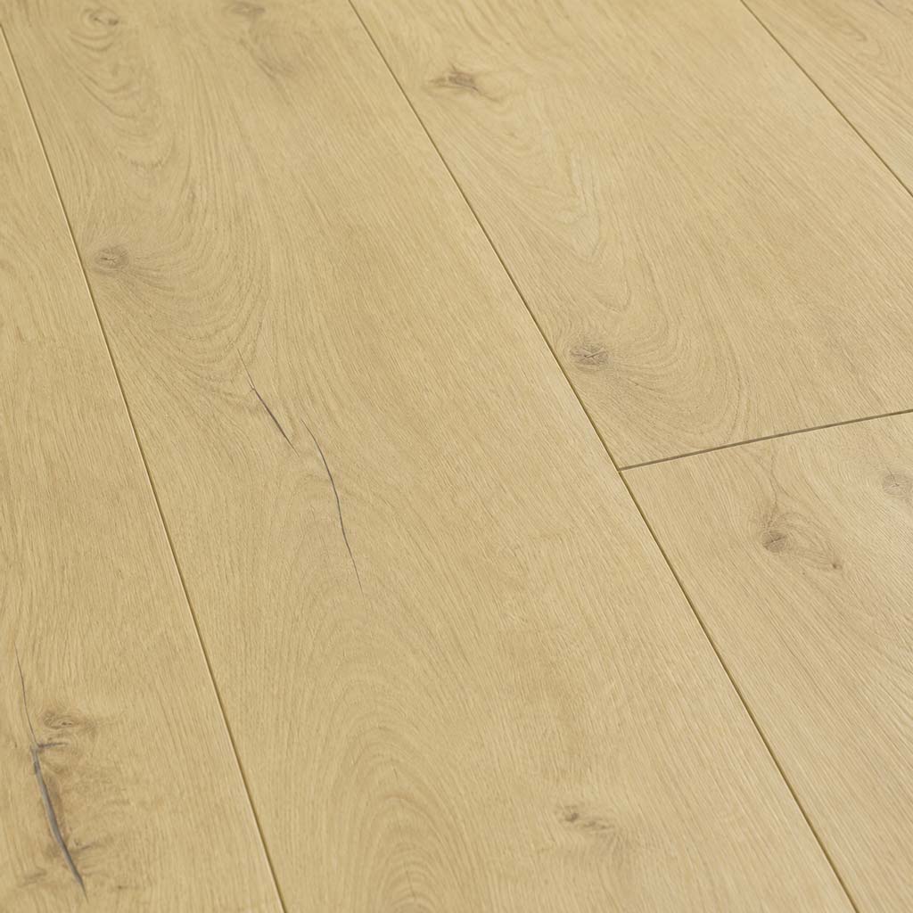 Nahaufnahme der warmen Eiche Holzoptik von Klick Vinyl Amalia mit 0,55 mm Nutzschicht