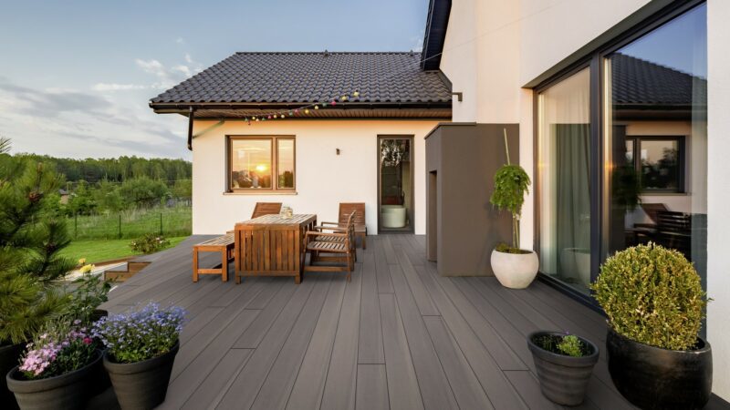 BambooGard ECO CAP BPC Terrassendiele Kammerprofil co-extrudiert C69B Silver Gum Länge 400cm