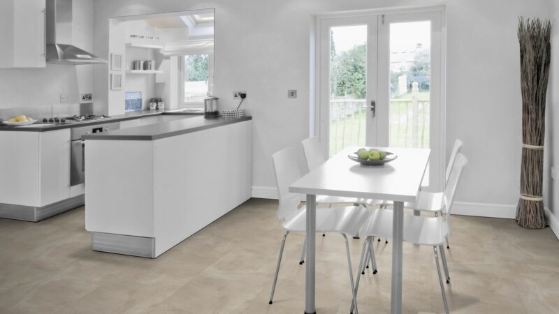 GreenLine Silent XL Stone Fliesenoptik Beton sand mit Trittschalldämmung Vinylboden Klick